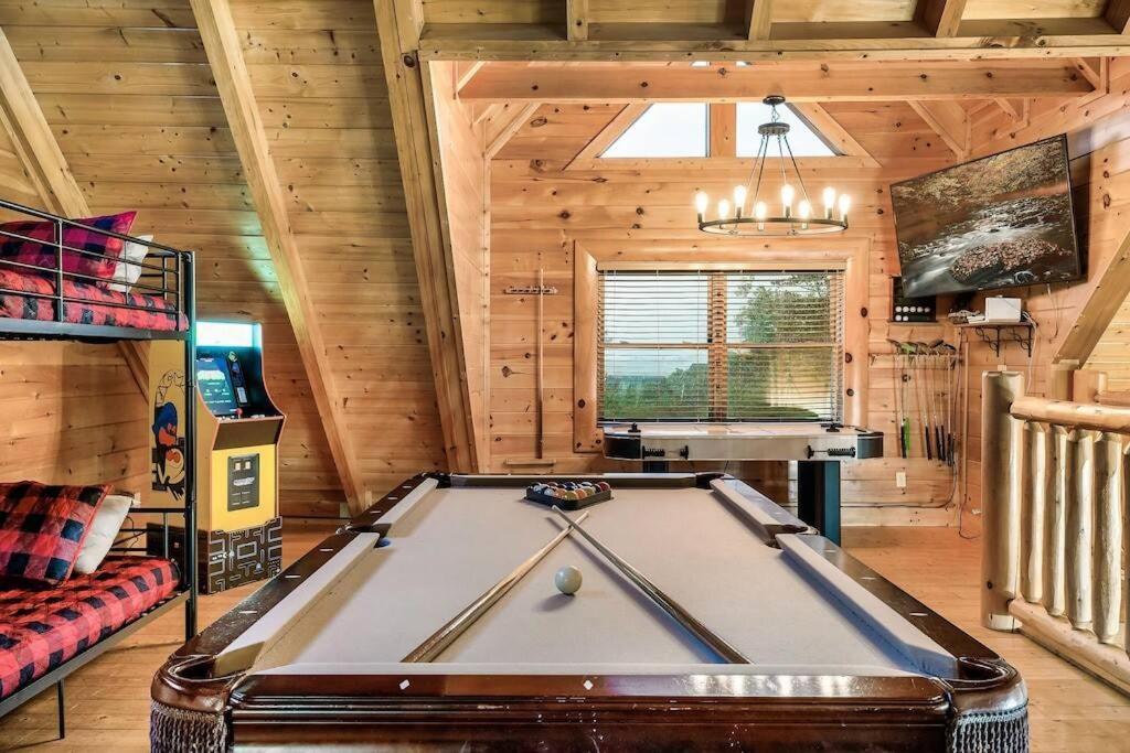 Cabin-N-Smokys! Indoor Resort Pool Views Hot Tub Game Room Сивиървил Екстериор снимка