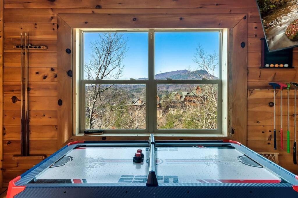 Cabin-N-Smokys! Indoor Resort Pool Views Hot Tub Game Room Сивиървил Екстериор снимка