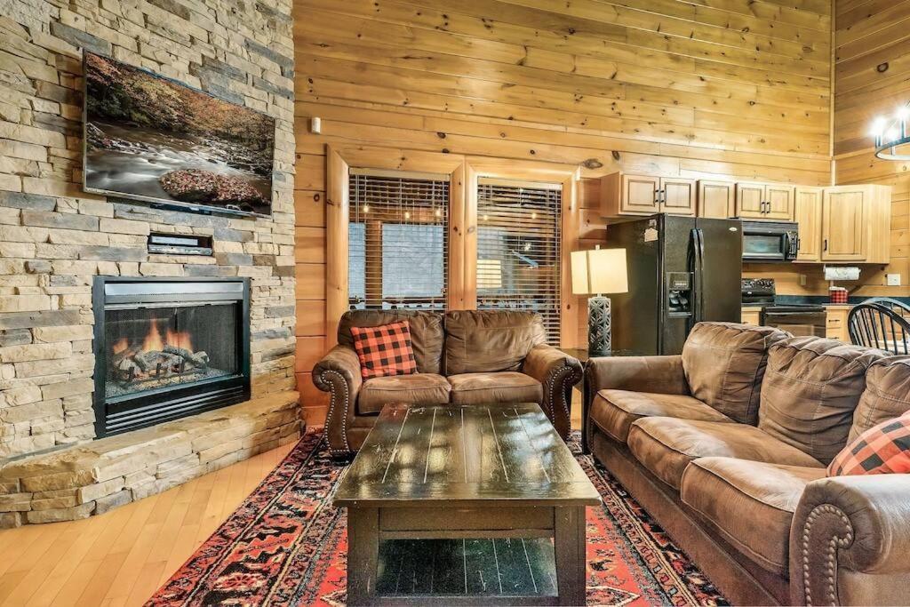 Cabin-N-Smokys! Indoor Resort Pool Views Hot Tub Game Room Сивиървил Екстериор снимка