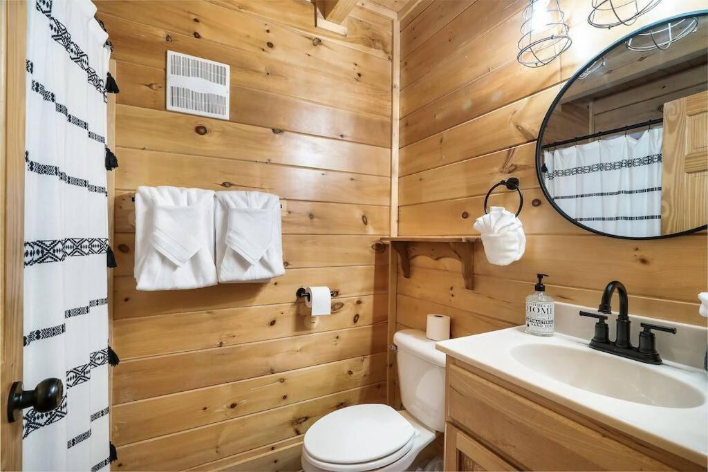 Cabin-N-Smokys! Indoor Resort Pool Views Hot Tub Game Room Сивиървил Екстериор снимка