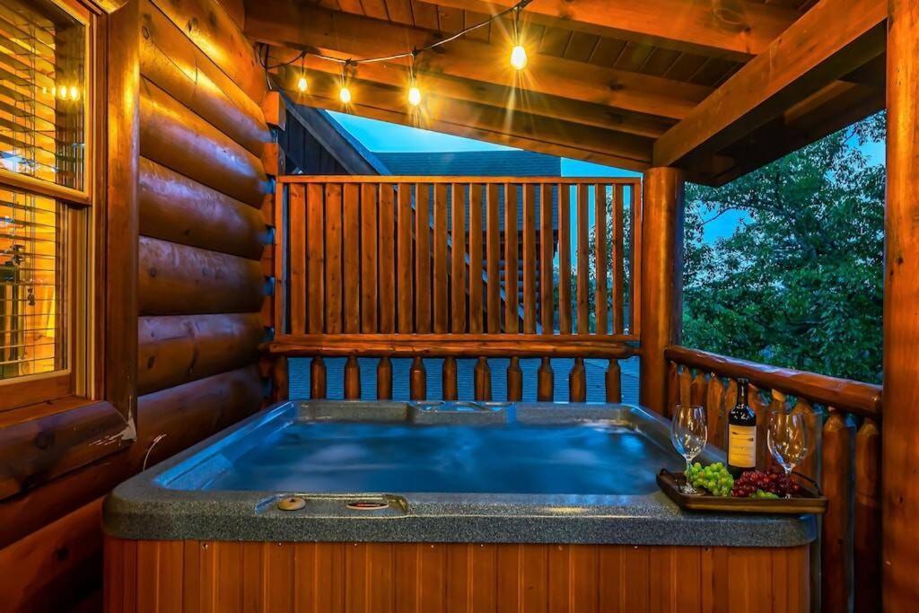 Cabin-N-Smokys! Indoor Resort Pool Views Hot Tub Game Room Сивиървил Екстериор снимка