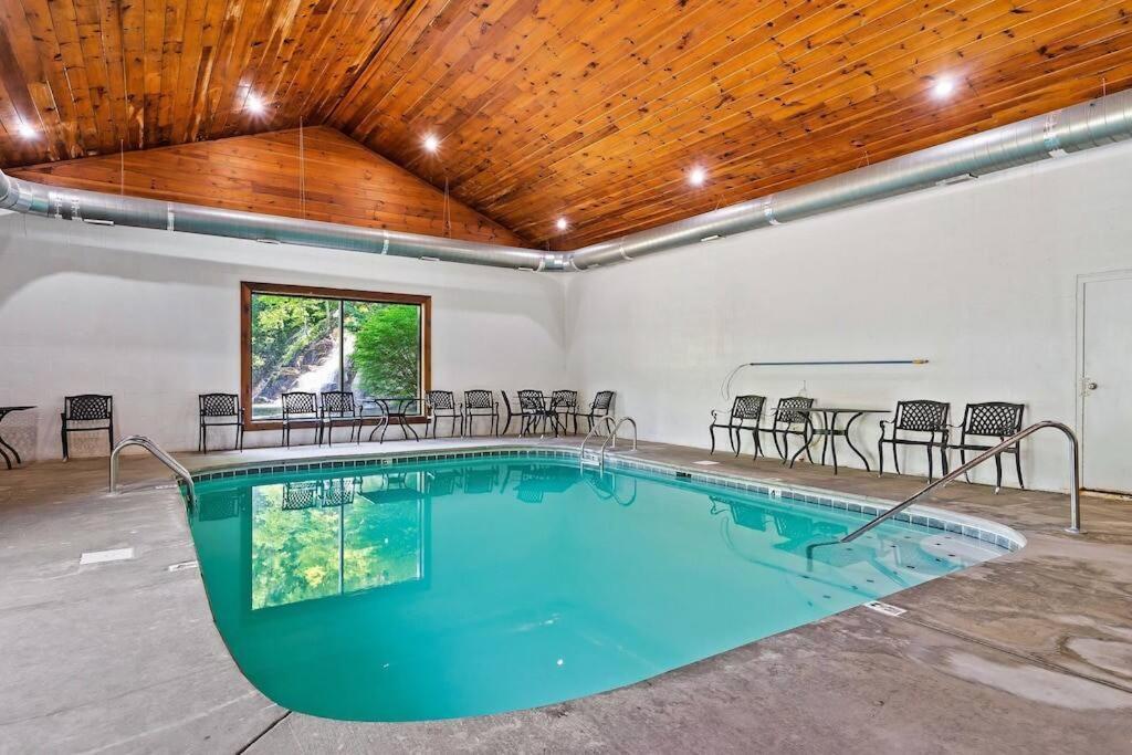 Cabin-N-Smokys! Indoor Resort Pool Views Hot Tub Game Room Сивиървил Екстериор снимка